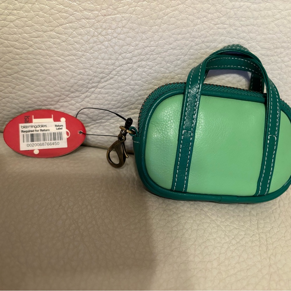 Isabelle Fiore Green Key Chain And Small Card Hol… - image 4